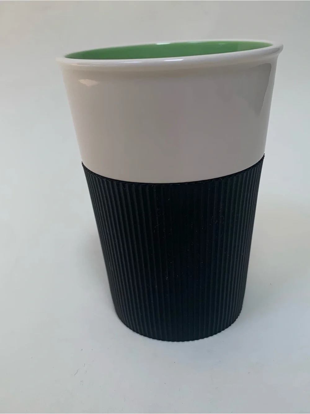 Starbucks VIA Ready Brew Ceramic Travel Mug 8 oz Black Ribbed Sleeve Lid w/o Lid
